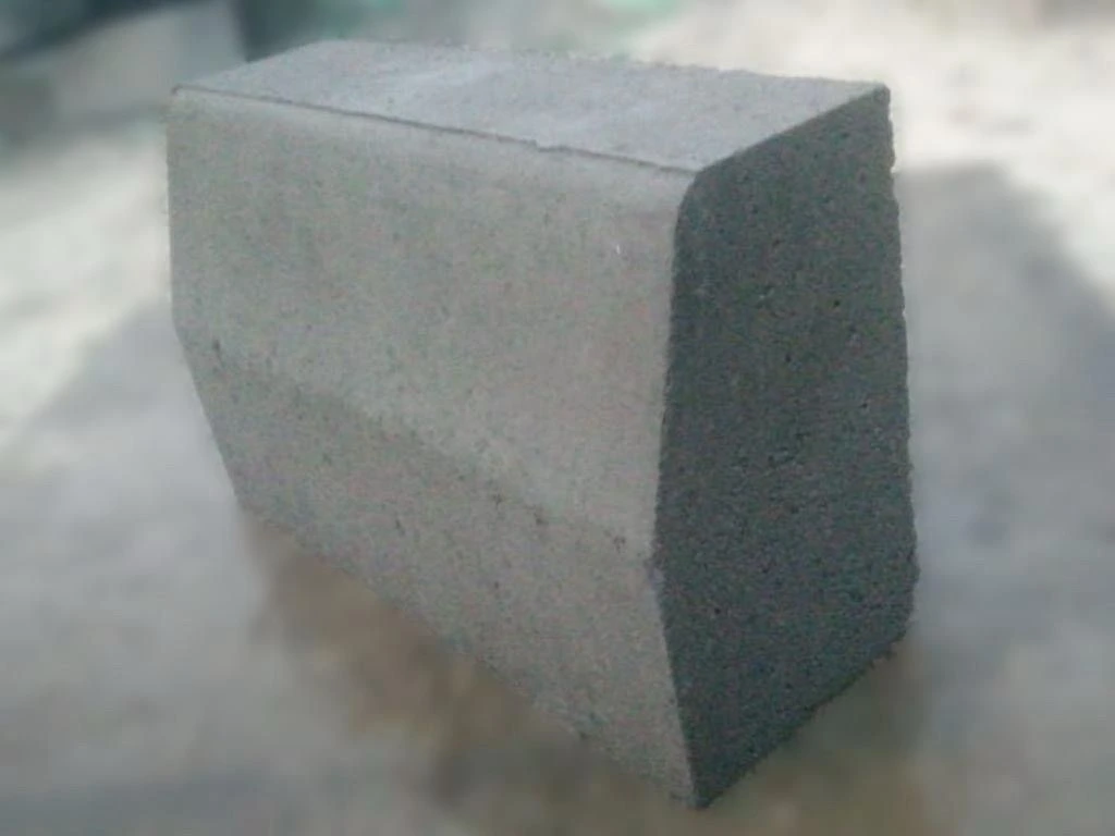Single kerb stone with beveled edge design
